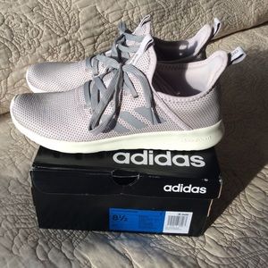 Adidas woman shoe